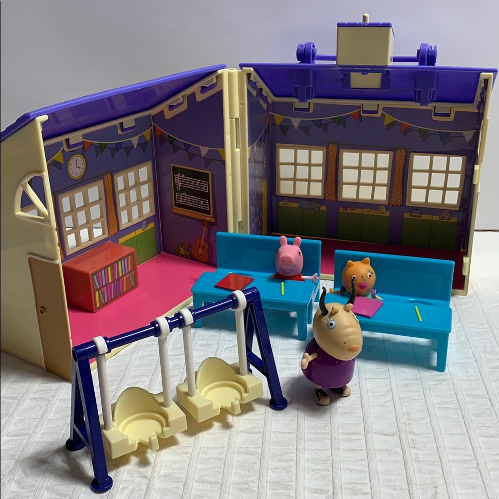 Peppa Pig Deluxe School House Playset by Jazwares 2003